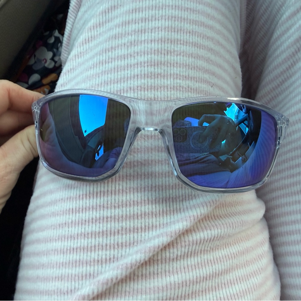 Oakley 
Men's Polarized Sunglasses, Gibston XL OO9470